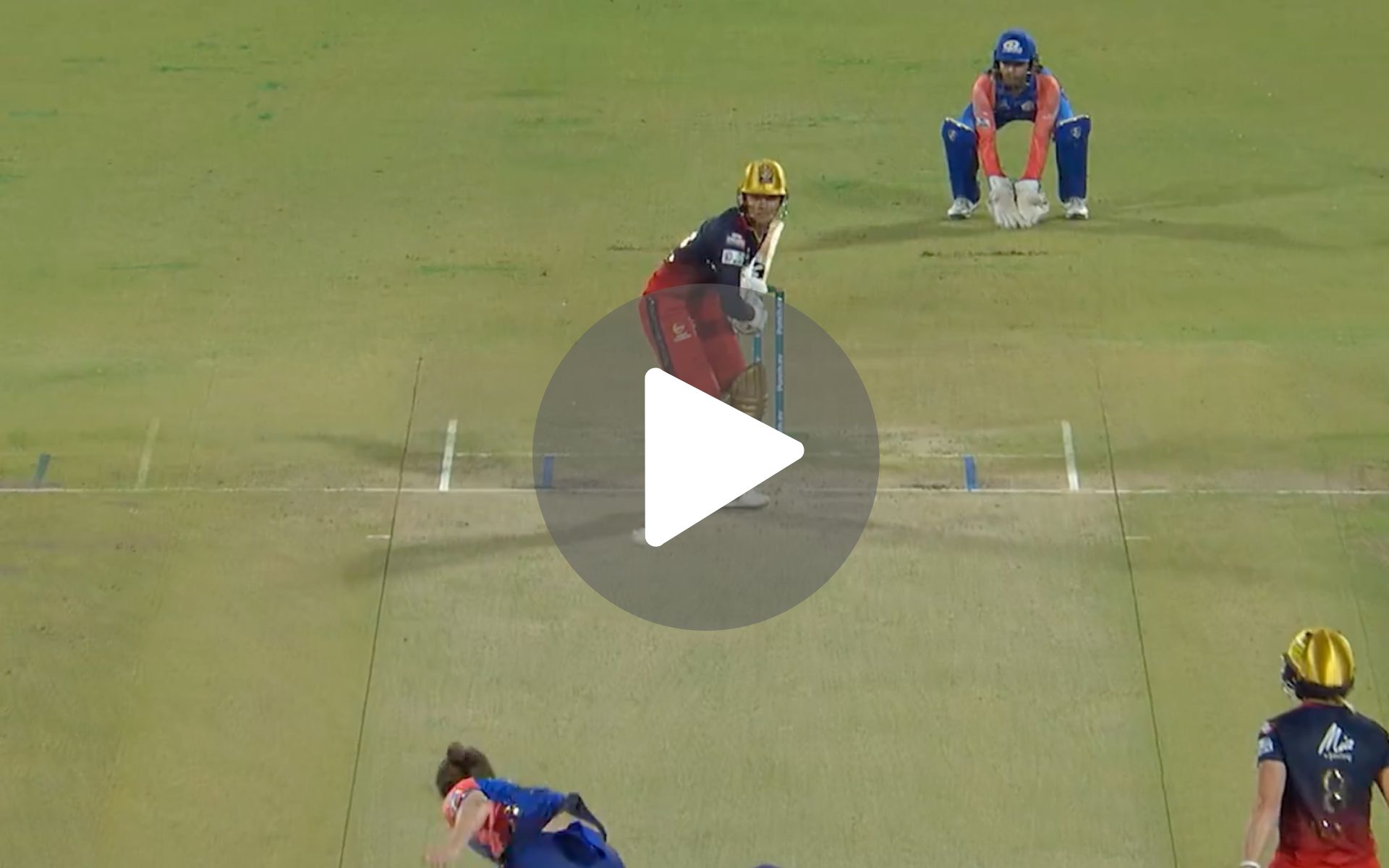 [Watch] Mandhana’s Struggles Against MI Go On; Sciver-Brunt Delivers Massive Blow To RCB